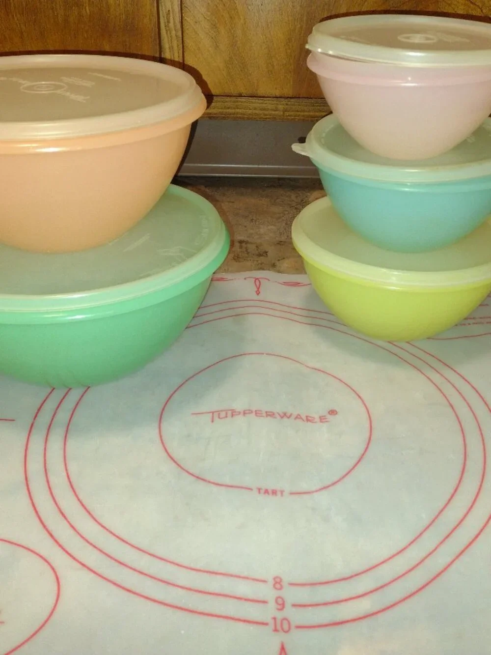 1960s Tupperware Set of 5 Colored Nesting Bowls with Lids and Baking Mat